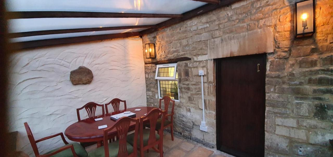 Quirky Cottage - Dogs Welcome Corsham Exteriör bild