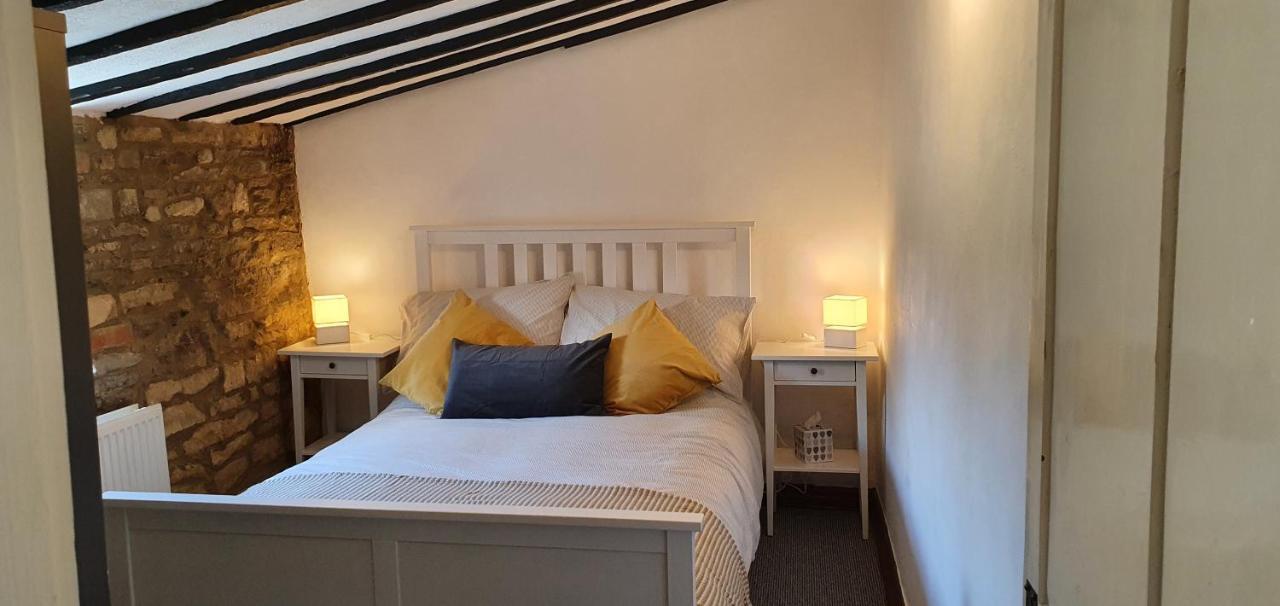 Quirky Cottage - Dogs Welcome Corsham Exteriör bild